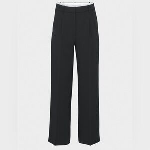 Aritzia Effortless pants SHORT size 2